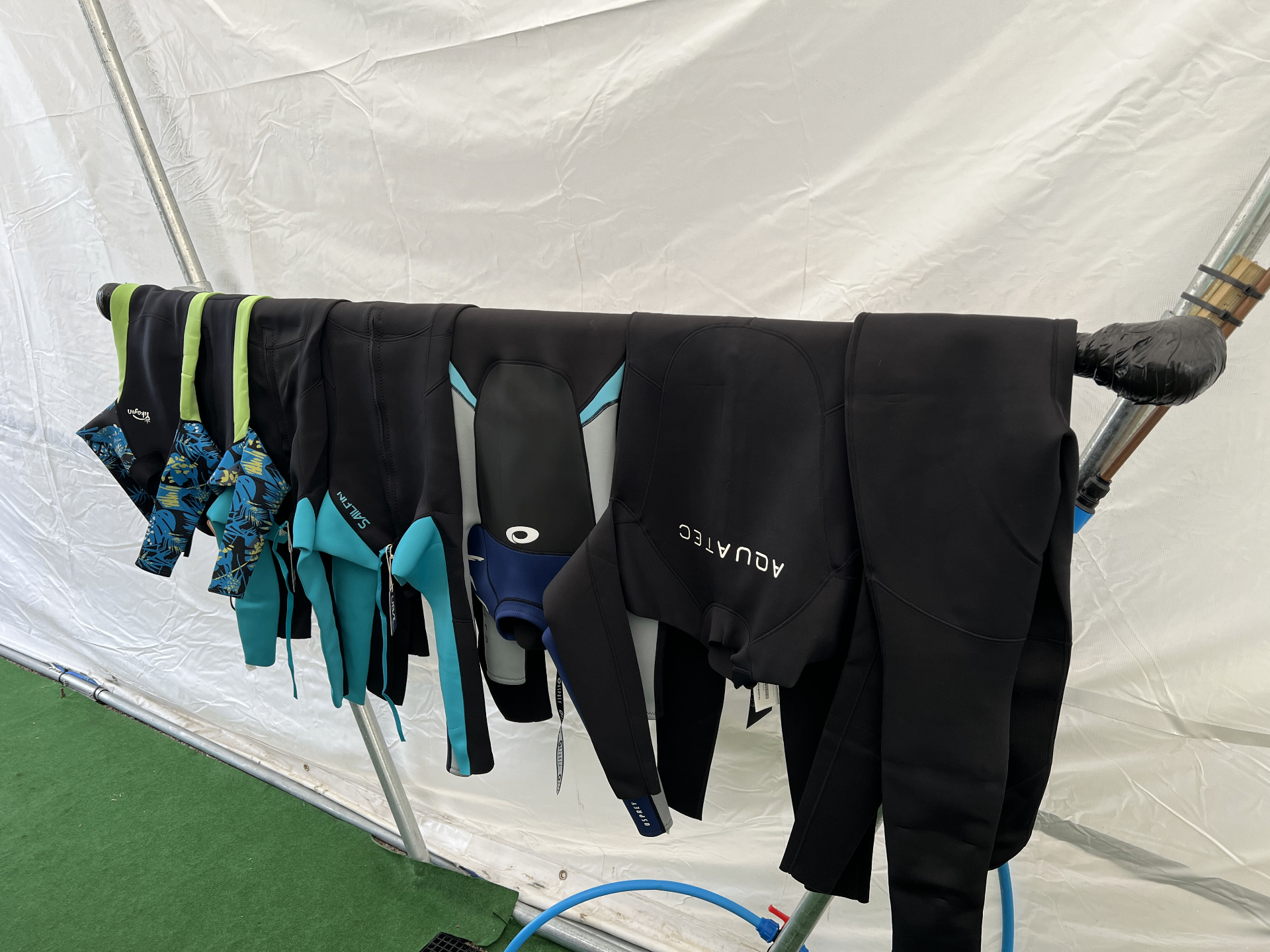 Free clean wetsuits provided for every session
